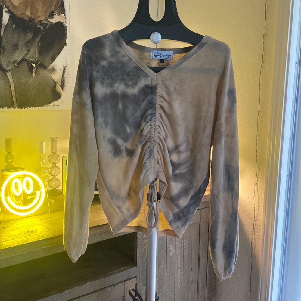 Lightweight tie dye ruched top